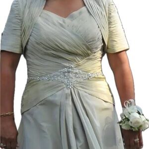 Elegant mint green Evening Dress : mother of Bride with Bolero